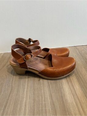 Dansko Leather Mary Jane Ankle Strap Comfort Clogs Womens Size 40 Cognac Brown